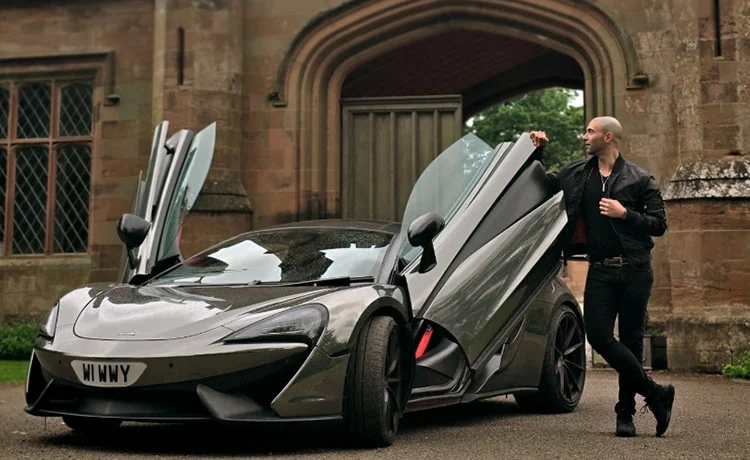 Amir's McLaren, photograph 3
